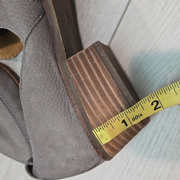 Lucky Brand Gray Women's Mahzan Slip-On Shoes The Pointed Toe Leather 8.5M - Picture 12 of 12